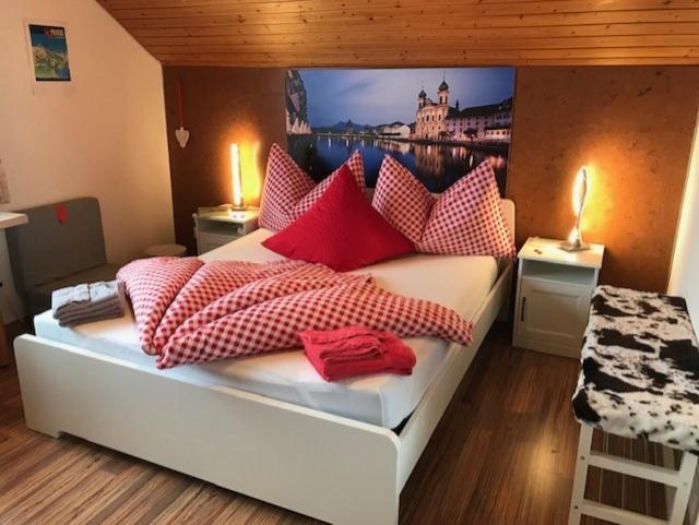 Ruhige Zimmer Im Gruenen Und Studio Im Naherholungsgebiet Sigigen ภายนอก รูปภาพ